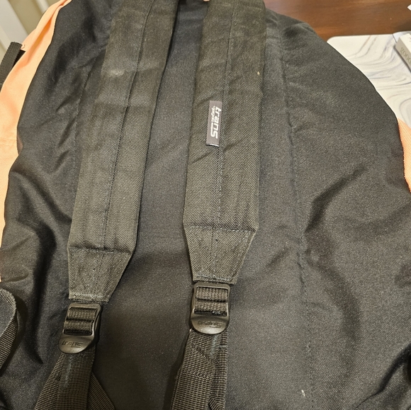 backpack - Picture 2 of 3